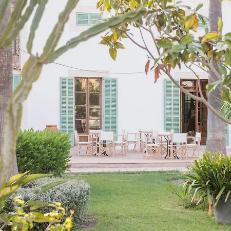 Curolla Petit Hotel