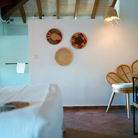 Curolla Petit Hotel 4*